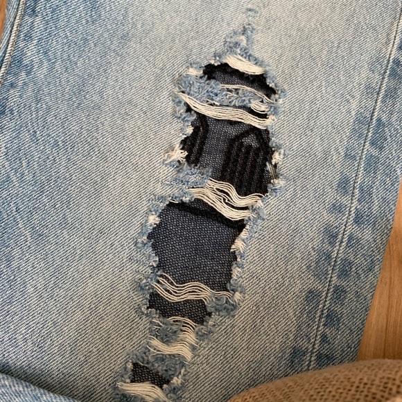 Levi’s 501 Tapered Leg Distressed Jeans - Picture 3 of 8